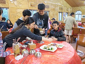 司馬庫斯餐廳用餐.jpg