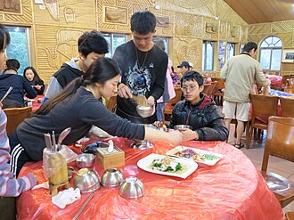 司馬庫斯餐廳用餐.jpg